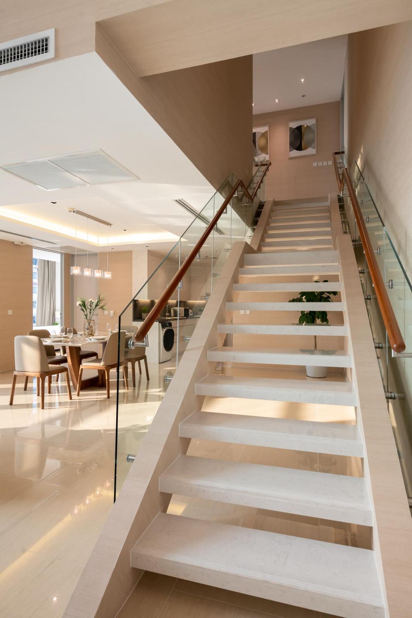 Jasmine 59 Hotel Bangkok Eksteriør billede A staircase with a glass balustrade